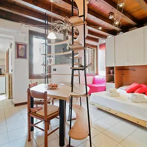 sweet-studio-ponti-romani.hotelinveneto.com/