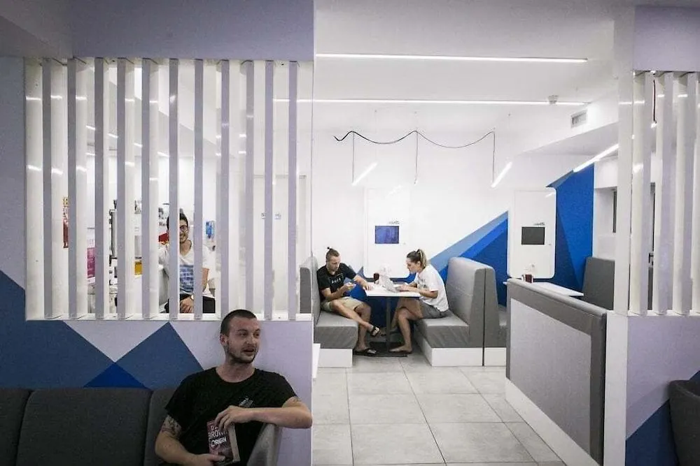 Хостел Ostelzzz Milano  Милан